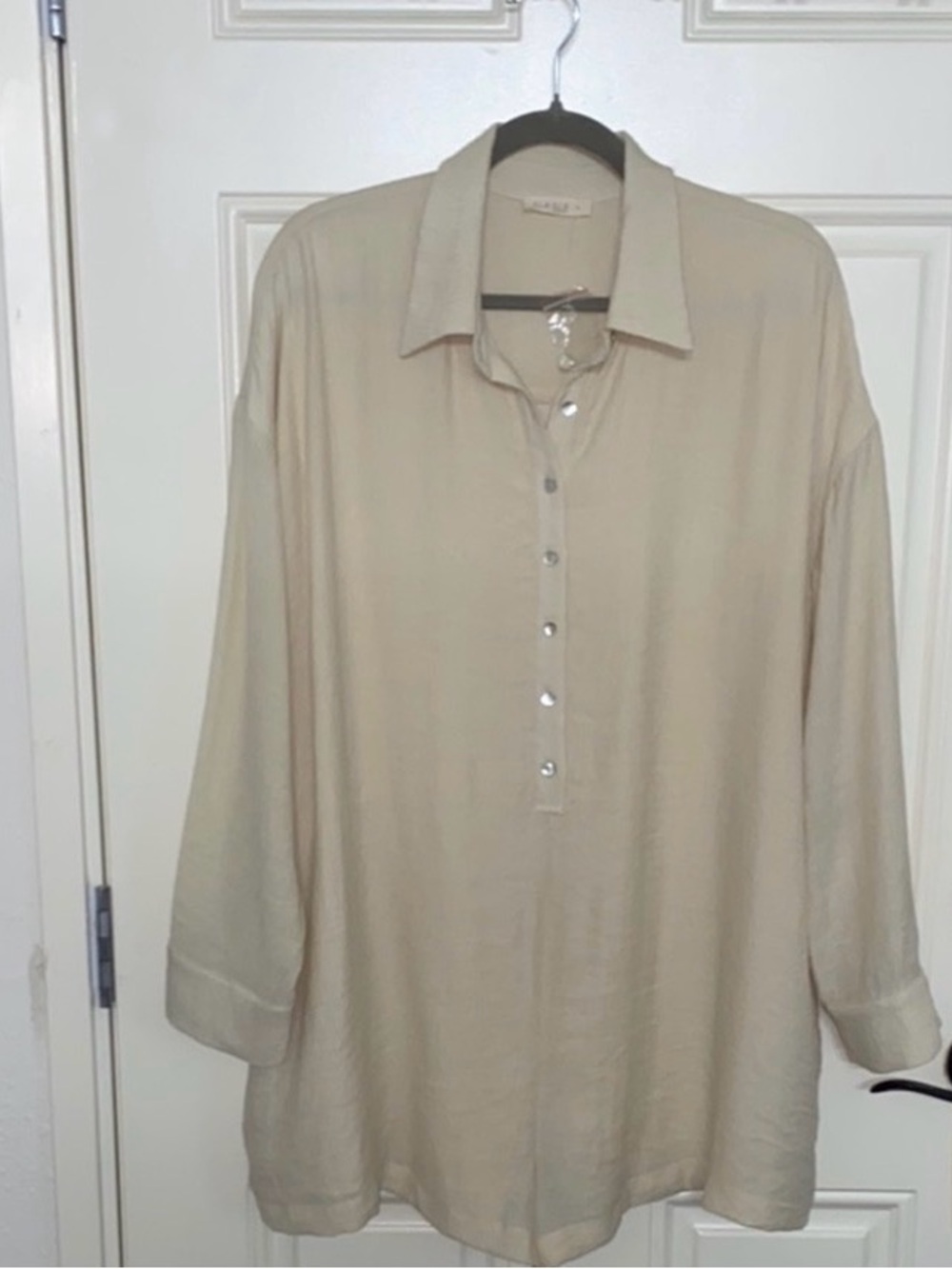ILLA ILLA Cream Button-Front Casual romper